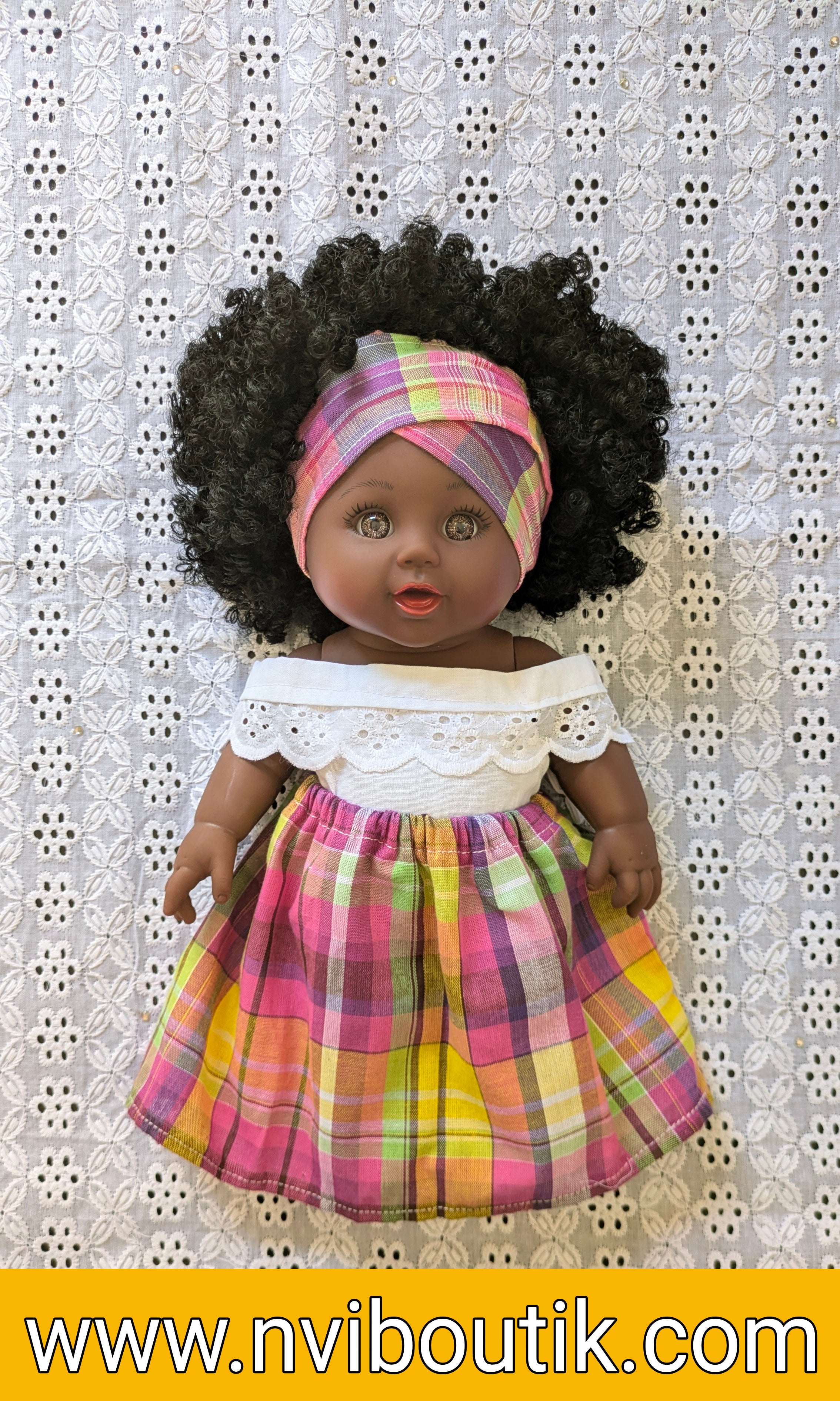 LUCY COLIBRI DOLLS (Poupée noire cheveux curly) COIFFE CREOLE
