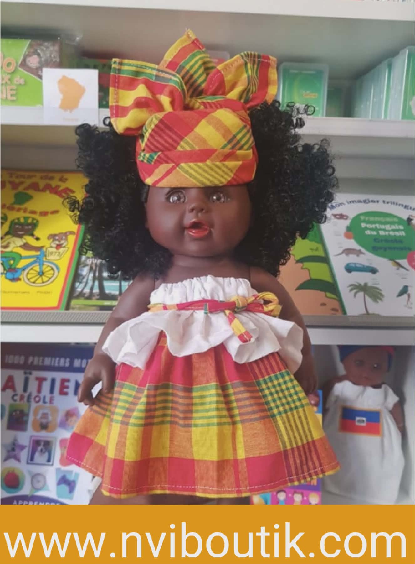 LUCY COLIBRI DOLLS (Poupée noire cheveux curly) TENUE MADRAS  ET COIFFE CREOLE